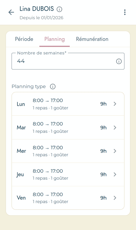Écran de contrat, onglet Planning : les horaires d'accueil du lundi au vendredi et le total d'heures par jour